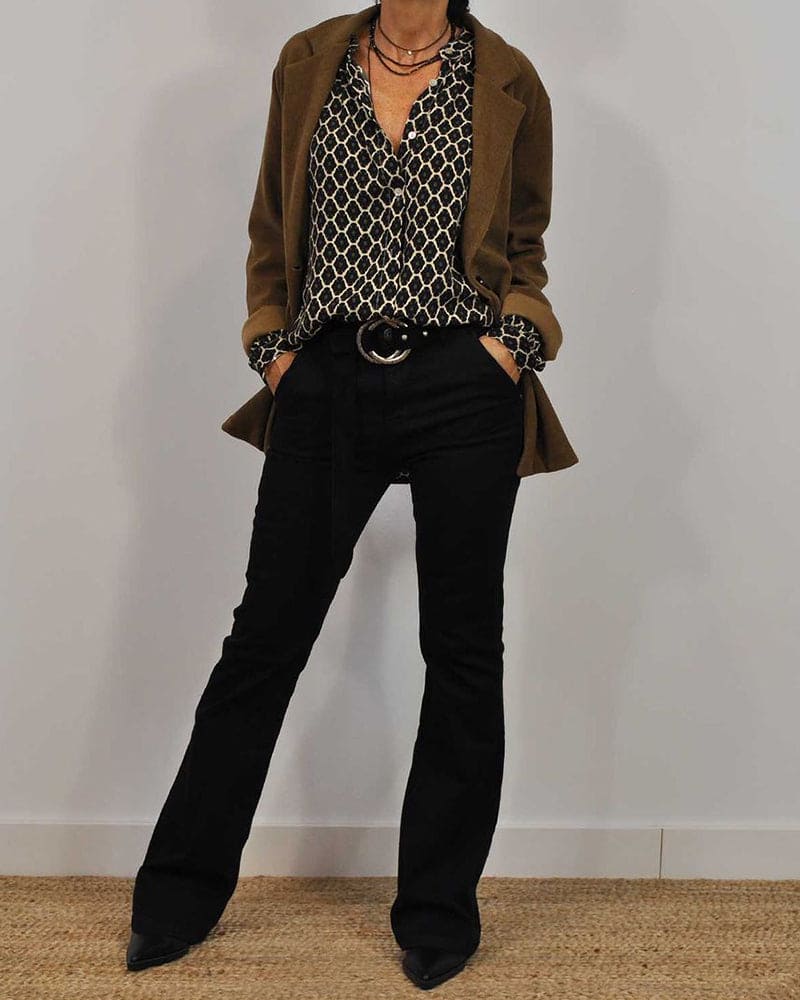 Djanaira | Relaxed V-Hals Midi-Shirt